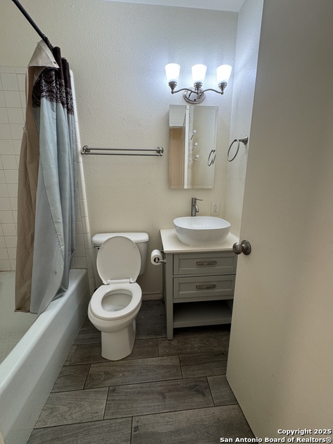 Listing photo id 15 for 10207 Roddy Rd