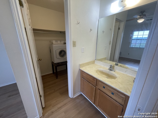 Image 9 of 9 For 11610 Vance Jackson  982