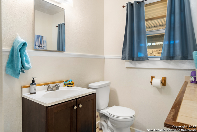 Listing photo id 8 for 13812 Pr 37