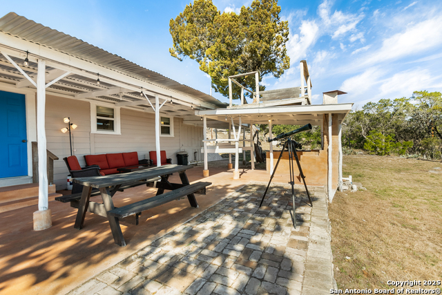 Listing photo id 33 for 13812 Pr 37