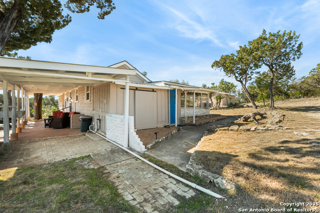 Listing photo id 36 for 13812 Pr 37