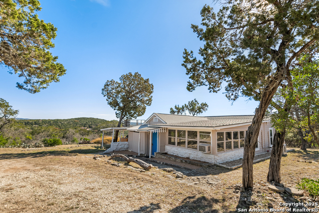 Listing photo id 2 for 13812 Pr 37