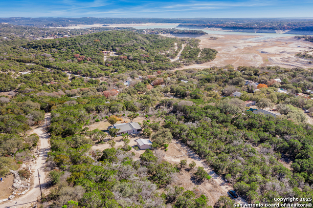Listing photo id 41 for 13812 Pr 37