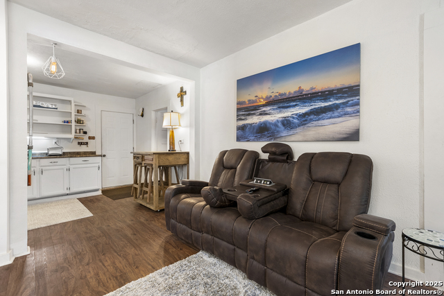 Listing photo id 6 for 13812 Pr 37