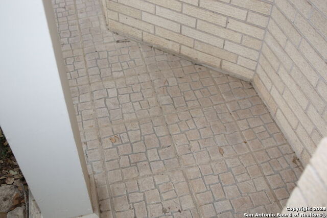 Listing photo id 14 for 510 Fm 471 North