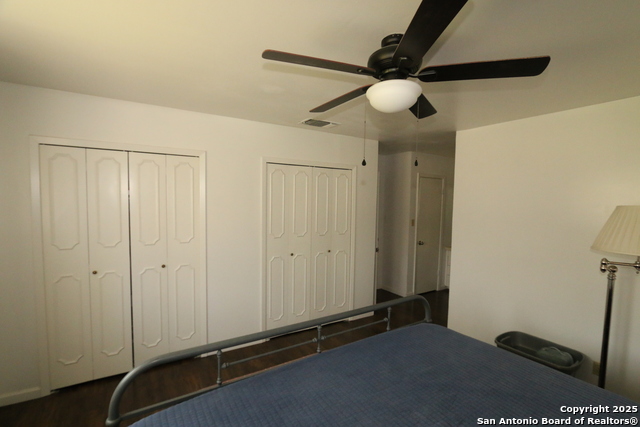 Listing photo id 20 for 510 Fm 471 North