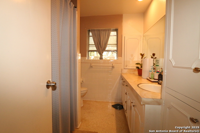 Listing photo id 21 for 510 Fm 471 North