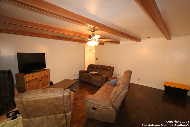 Listing photo id 25 for 510 Fm 471 North