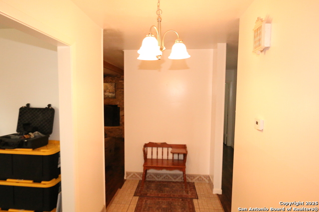 Listing photo id 32 for 510 Fm 471 North