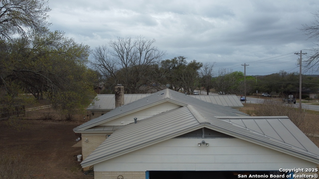 Listing photo id 34 for 510 Fm 471 North