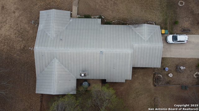 Listing photo id 36 for 510 Fm 471 North