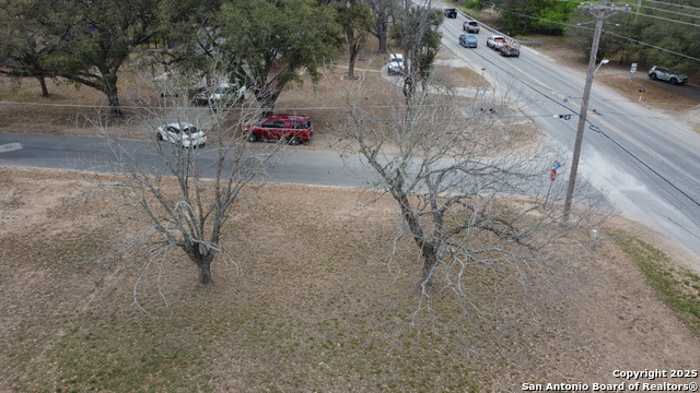 Listing photo id 40 for 510 Fm 471 North