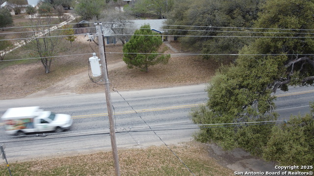 Listing photo id 41 for 510 Fm 471 North