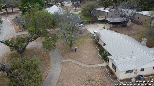 Listing photo id 43 for 510 Fm 471 North