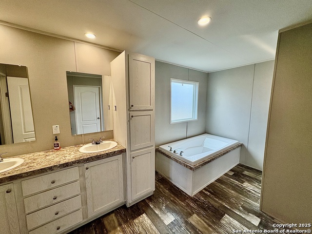 Image 6 of 10 For 607 Pr 4653  