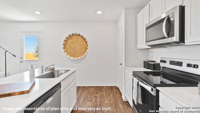 Image 16 of 41 For 10319 Lassen Park