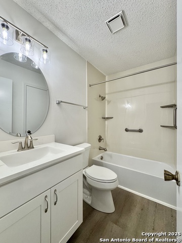 Listing photo id 15 for 10358 Rustic Village