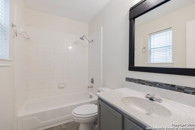 Image 15 of 34 For 5834 Spring  