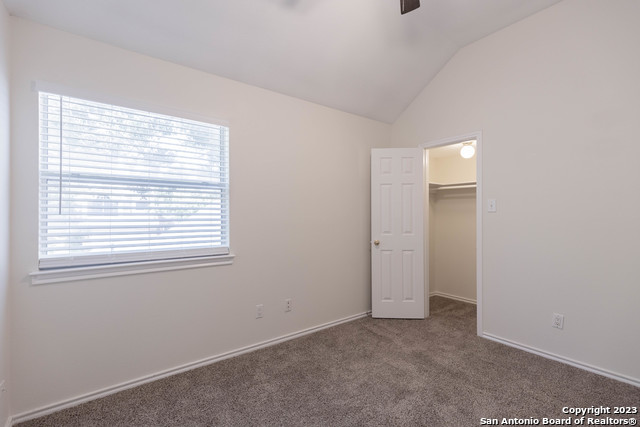 Image 17 of 34 For 5834 Spring  