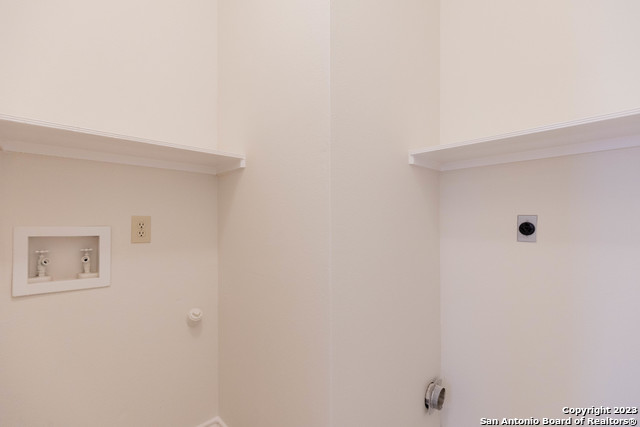 Image 18 of 34 For 5834 Spring  