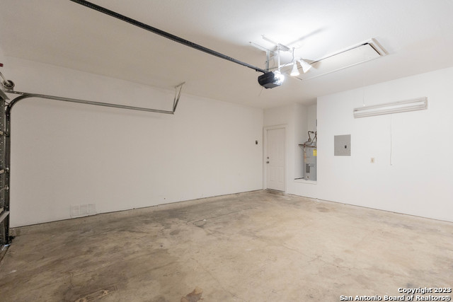 Image 20 of 34 For 5834 Spring  