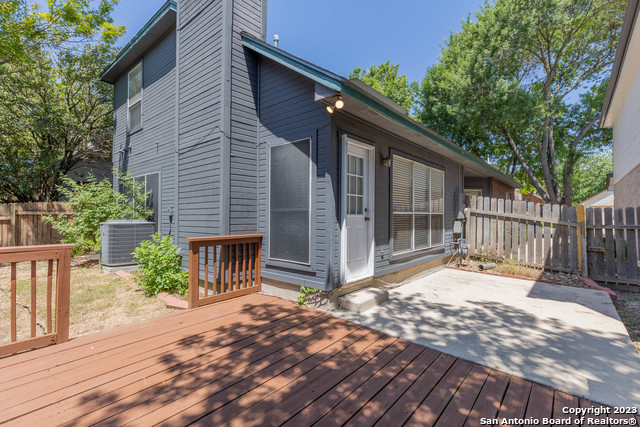 Image 25 of 34 For 5834 Spring  