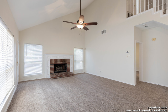 Image 4 of 34 For 5834 Spring  