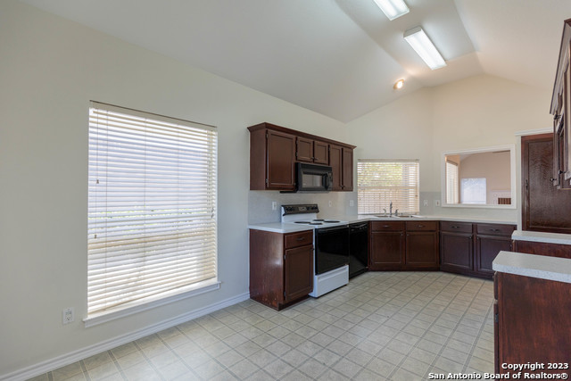 Image 9 of 34 For 5834 Spring  