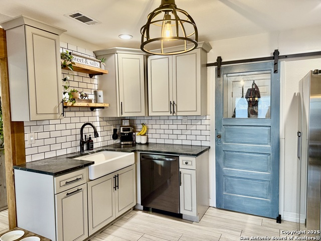 Image 7 of 20 For 5 Brieley