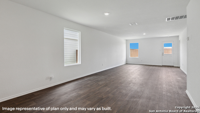 Listing photo id 12 for 10324 Lassen Park