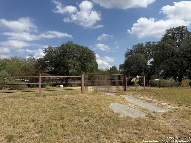 Details for 813 Hunt E , Pleasanton, TX 78064