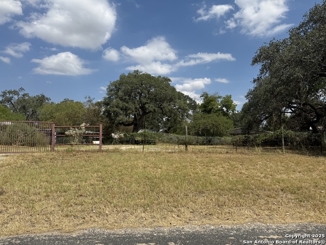 Image 4 of 7 For 813 Hunt E 