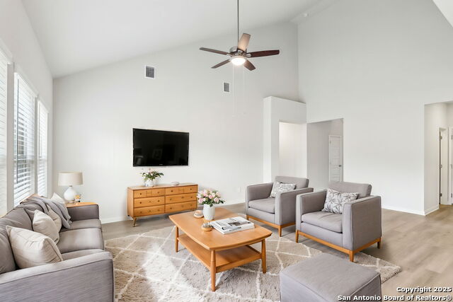 Listing photo id 8 for 17014 Blaise Terrace