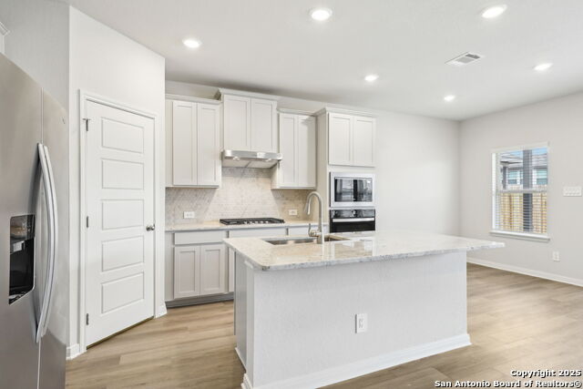 Listing photo id 16 for 17014 Blaise Terrace