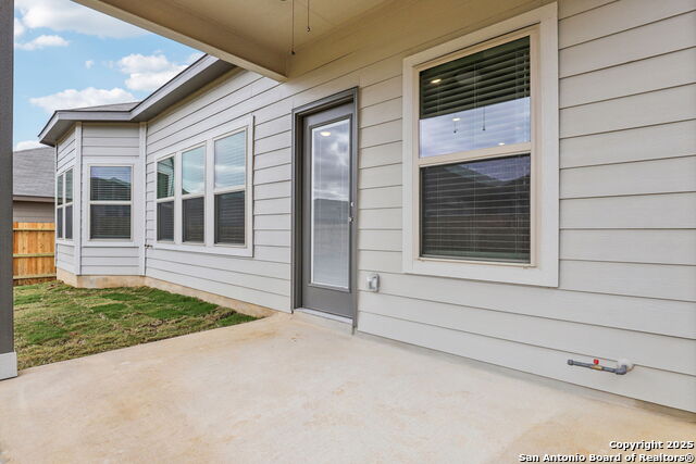Listing photo id 32 for 17014 Blaise Terrace