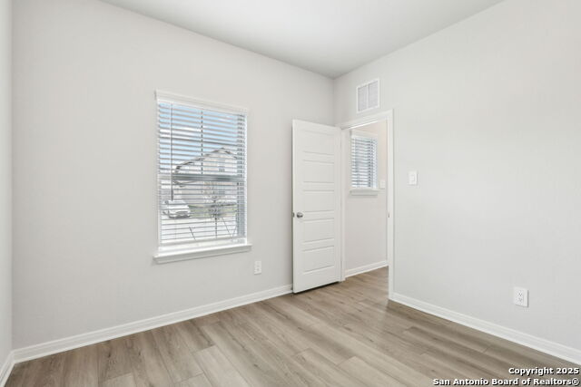 Listing photo id 4 for 17014 Blaise Terrace