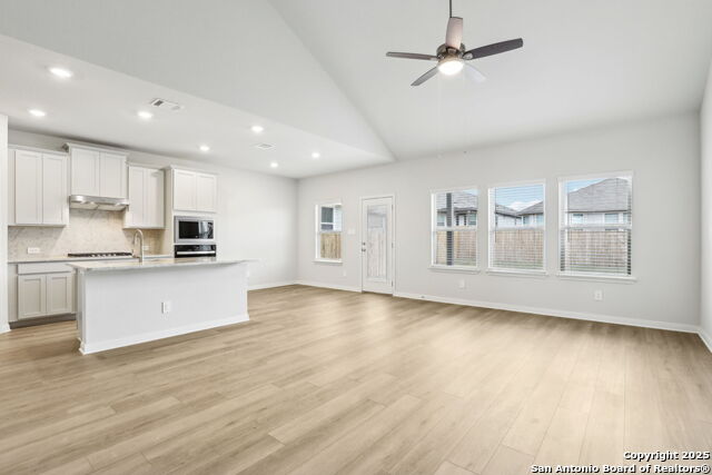 Listing photo id 6 for 17014 Blaise Terrace