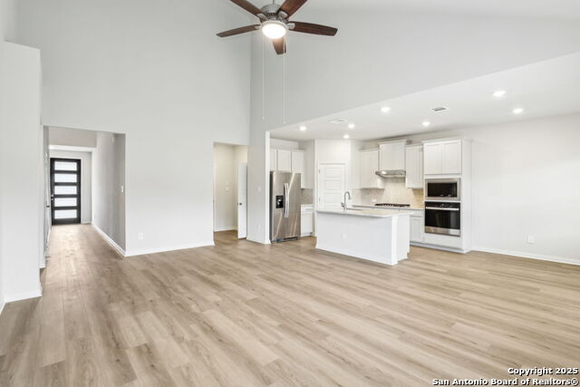 Listing photo id 7 for 17014 Blaise Terrace