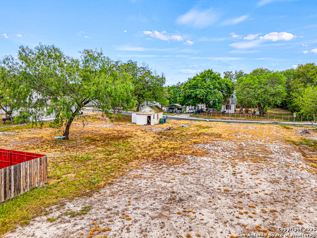 Image 7 of 8 For 252 Bustillo