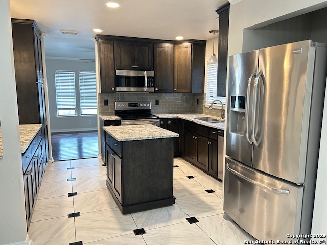 Listing photo id 8 for 8226 Club Meadow