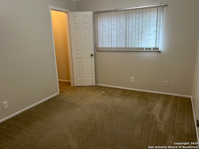 Listing photo id 11 for 8226 Club Meadow