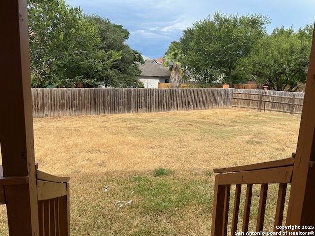Listing photo id 15 for 8226 Club Meadow