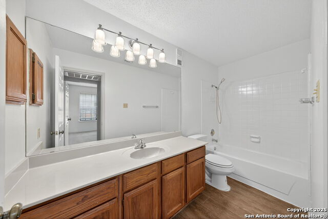 Image 18 of 25 For 4212 Medical Dr  1604