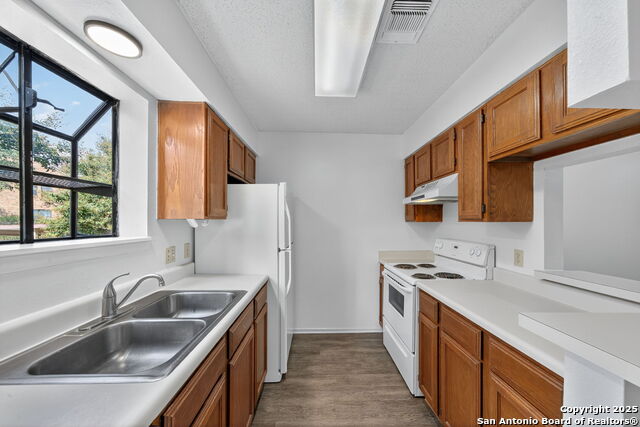 Image 8 of 25 For 4212 Medical Dr  1604