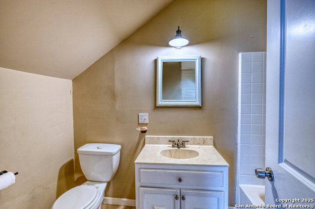 Image 22 of 45 For 328 Fair Oaks