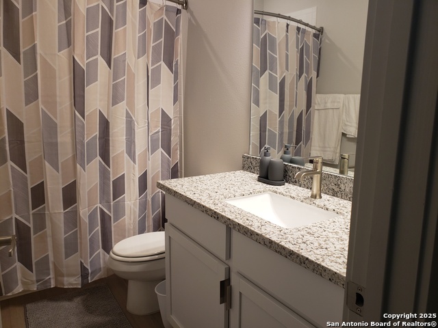 Image 28 of 35 For 110 Lavonne Villa