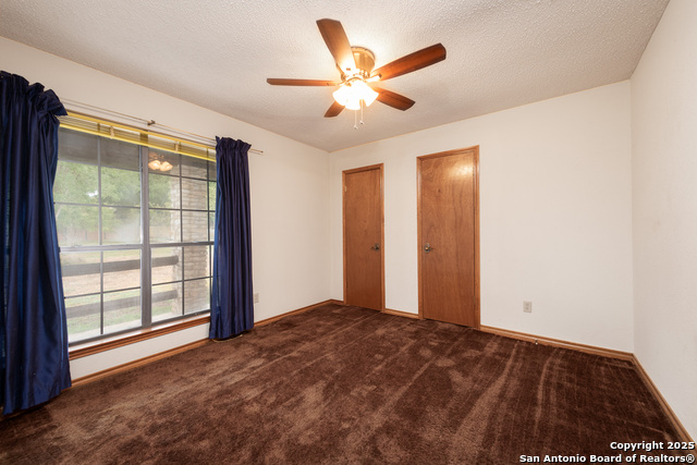 Listing photo id 17 for 202 Canyon Wren Drive