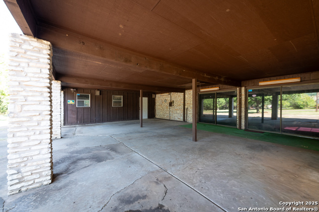 Listing photo id 25 for 202 Canyon Wren Drive