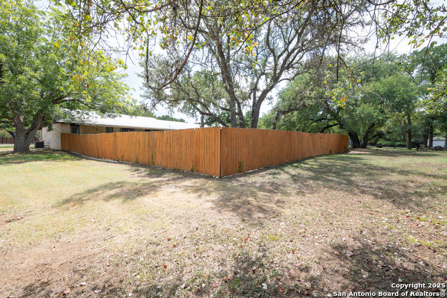 Listing photo id 30 for 202 Canyon Wren Drive