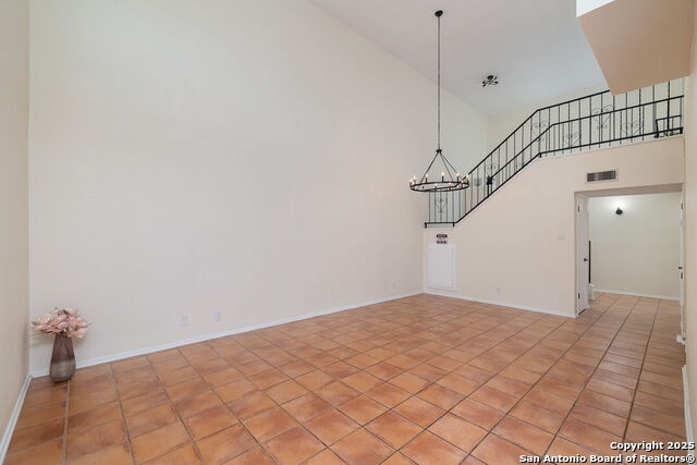 Listing photo id 9 for 6123 Farragut
